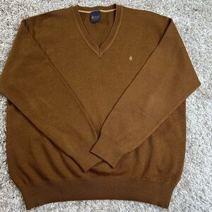 Elegant V-Neck wool blend Sweater in Rich Brown